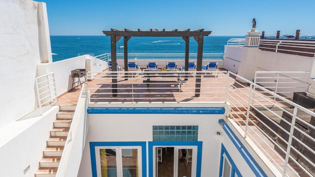 Refurbished Beachfront House, Pool, Ac, Wifi, Albufeira, Sea View エクステリア 写真