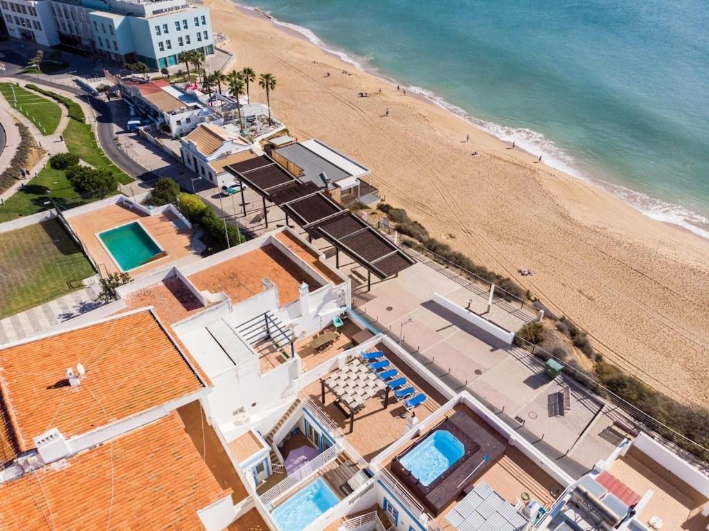 Refurbished Beachfront House, Pool, Ac, Wifi, Albufeira, Sea View エクステリア 写真
