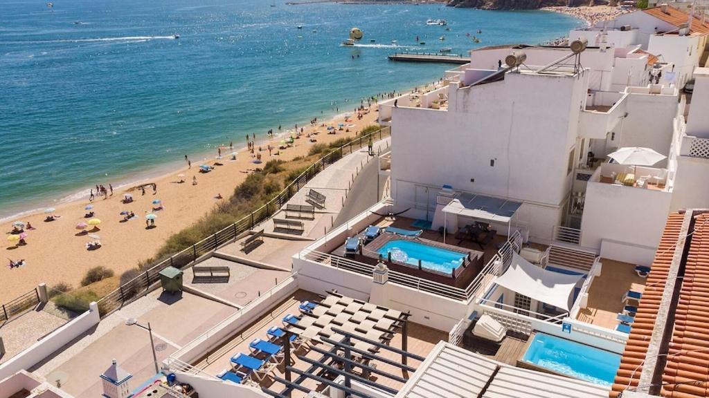 Refurbished Beachfront House, Pool, Ac, Wifi, Albufeira, Sea View エクステリア 写真