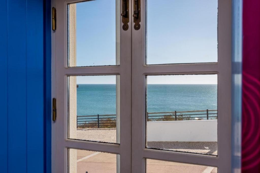 Refurbished Beachfront House, Pool, Ac, Wifi, Albufeira, Sea View エクステリア 写真