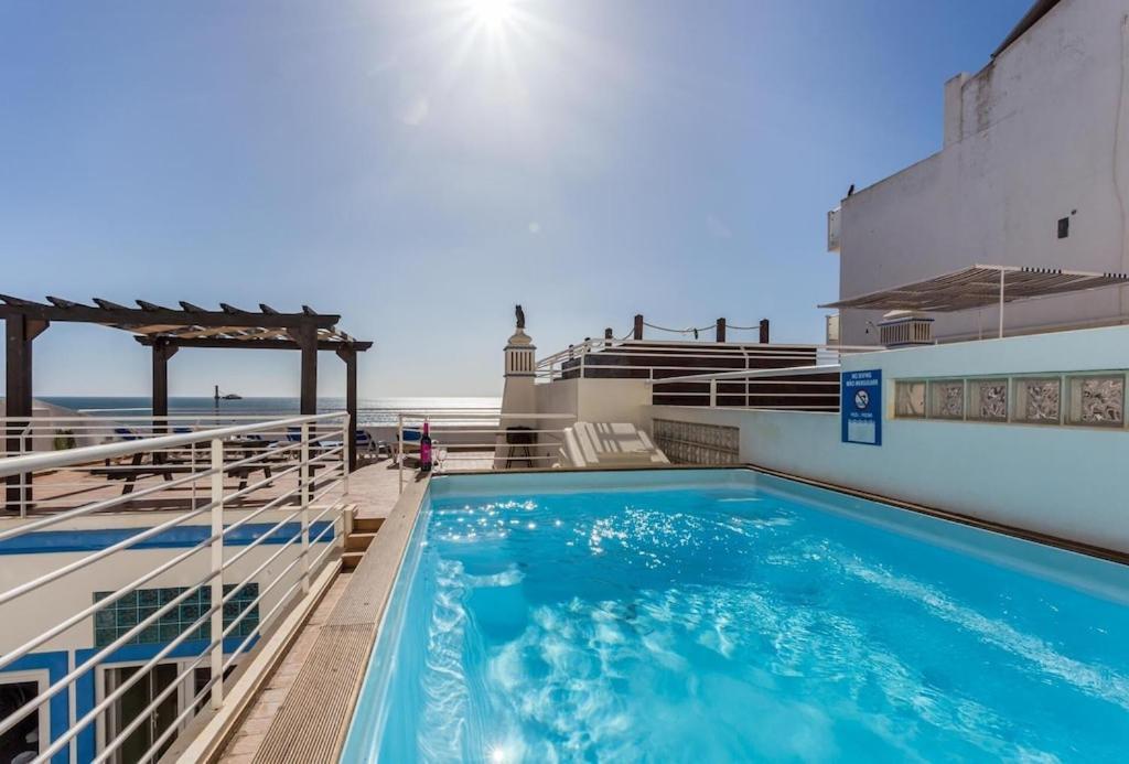 Refurbished Beachfront House, Pool, Ac, Wifi, Albufeira, Sea View エクステリア 写真