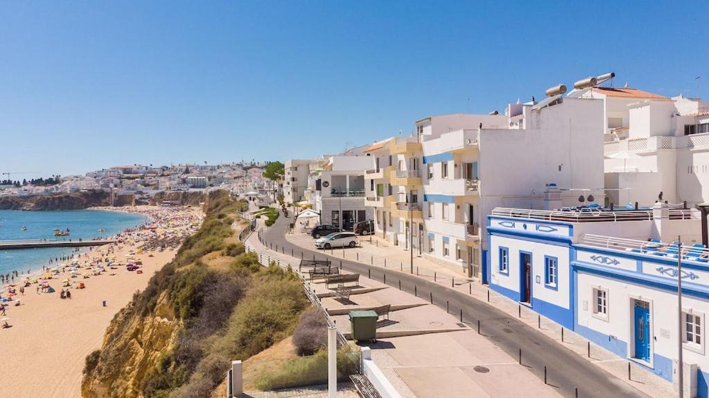 Refurbished Beachfront House, Pool, Ac, Wifi, Albufeira, Sea View エクステリア 写真