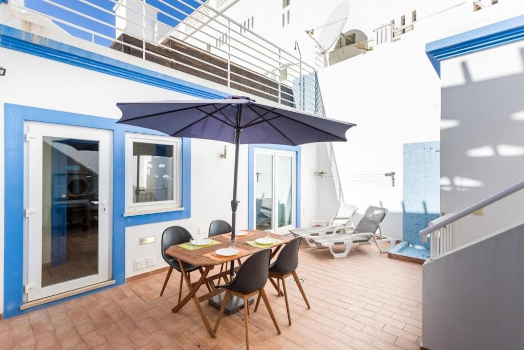 Refurbished Beachfront House, Pool, Ac, Wifi, Albufeira, Sea View エクステリア 写真