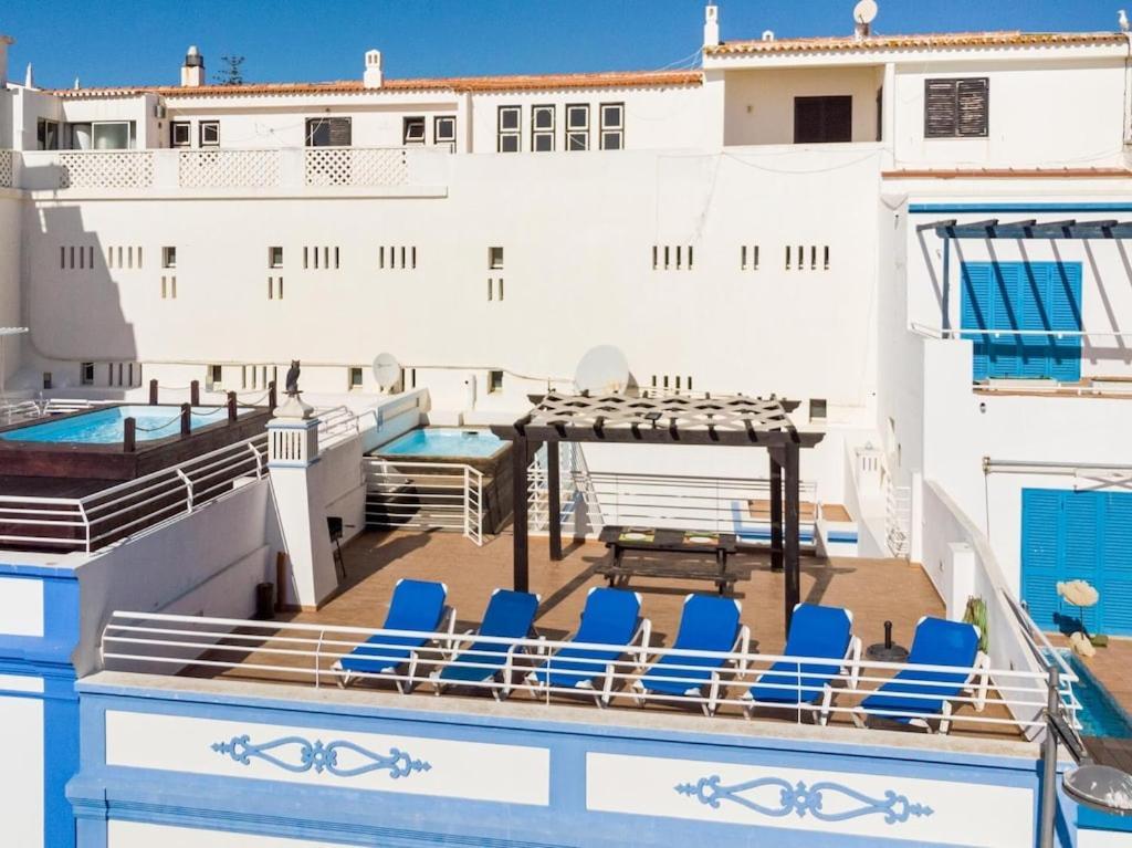 Refurbished Beachfront House, Pool, Ac, Wifi, Albufeira, Sea View エクステリア 写真