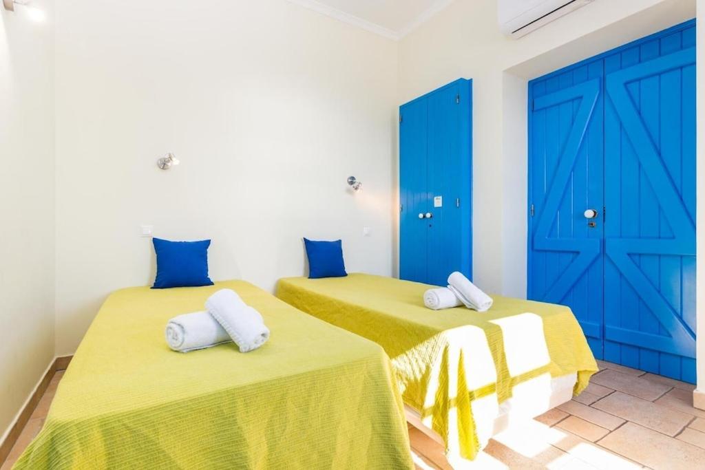 Refurbished Beachfront House, Pool, Ac, Wifi, Albufeira, Sea View エクステリア 写真